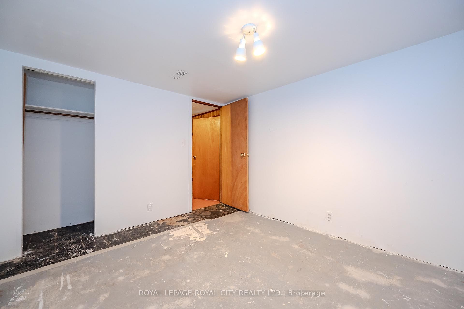 60 Western Avenue photo 32