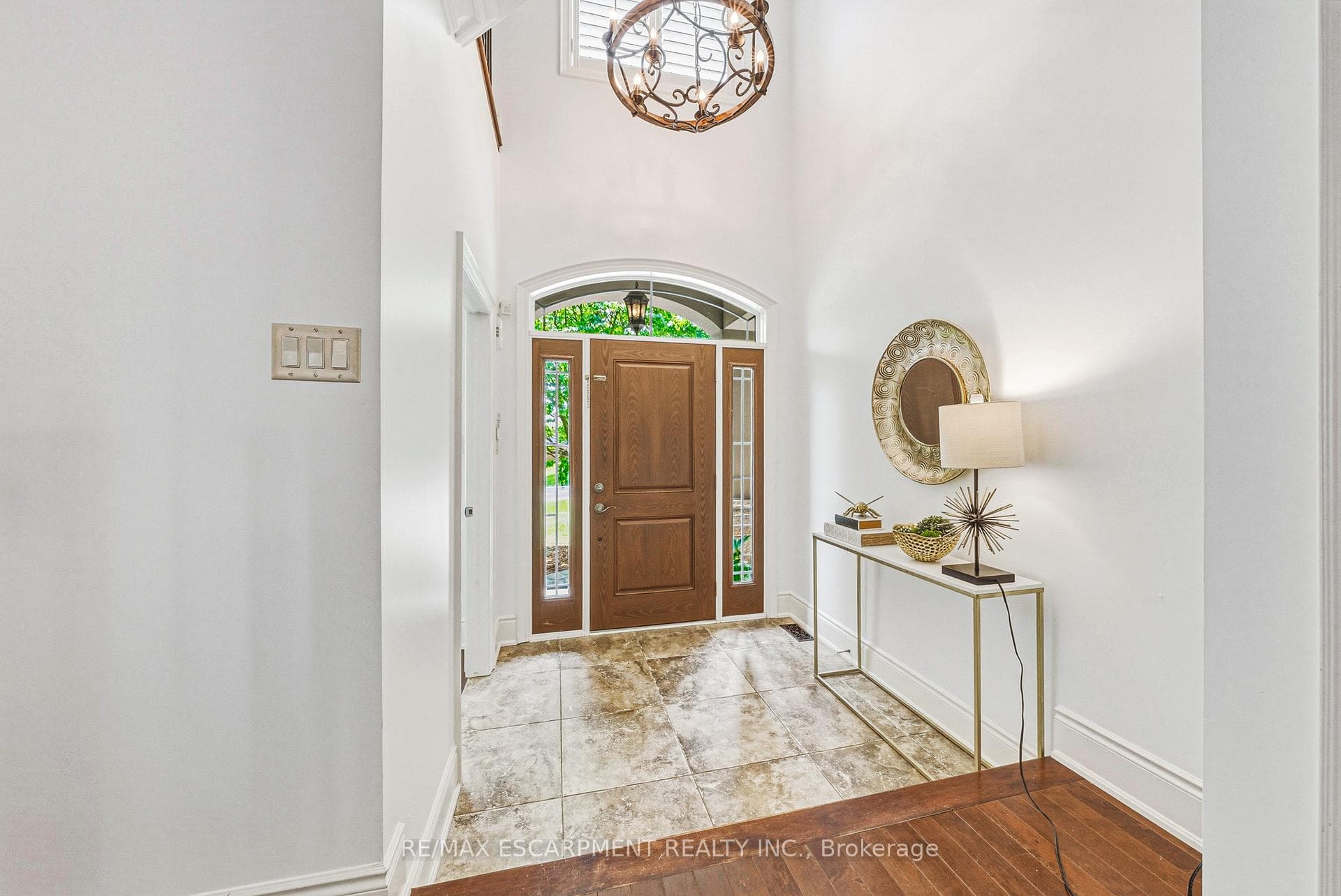 1047 St Matthews Avenue photo 4