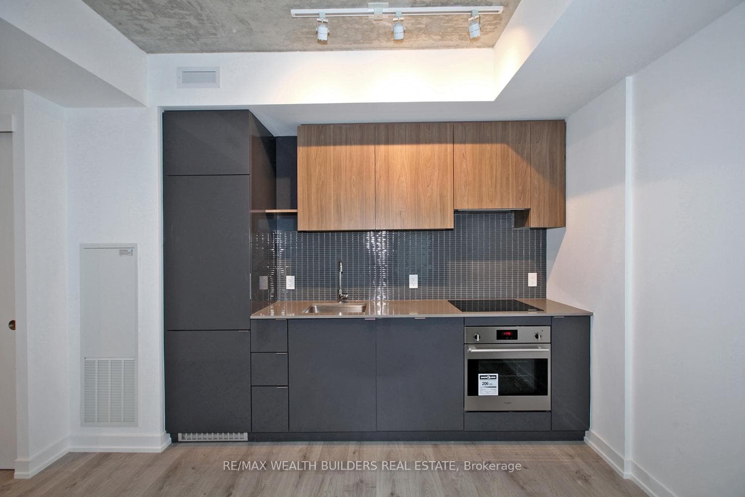 161 Roehampton Avenue Unit 529 photo 12