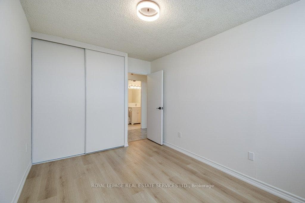212 Kerr Street Unit 907 photo 25