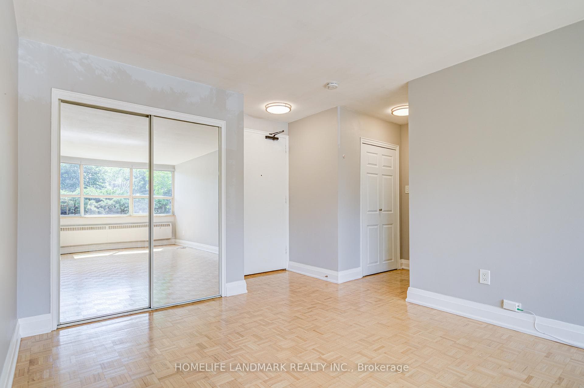 160 The Donway N/A Unit 105 photo 6