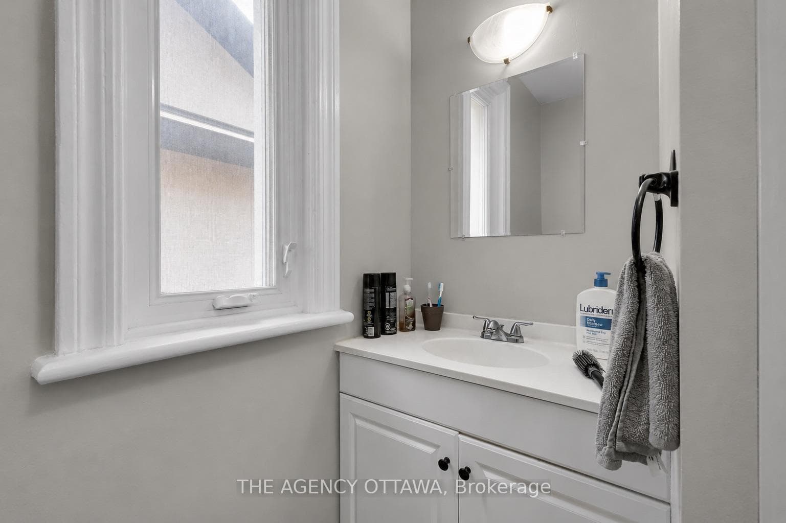 Second Floor Bathroom (Unit #2)
