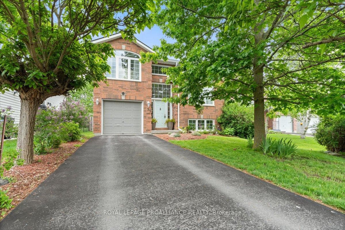 35 Moira Lea Court photo 1
