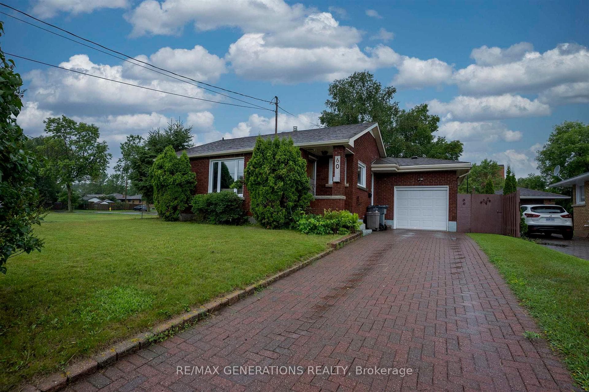60 Strathcona Avenue photo 1
