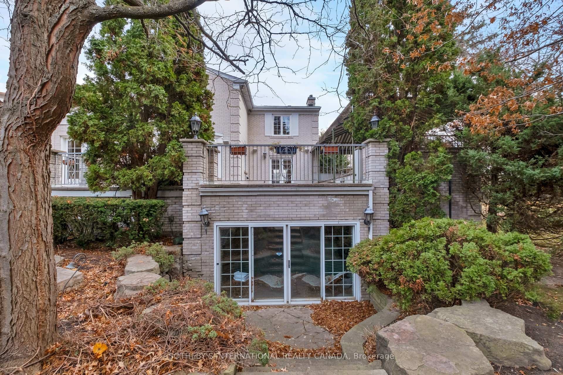 91 Fairway Heights Drive photo 38