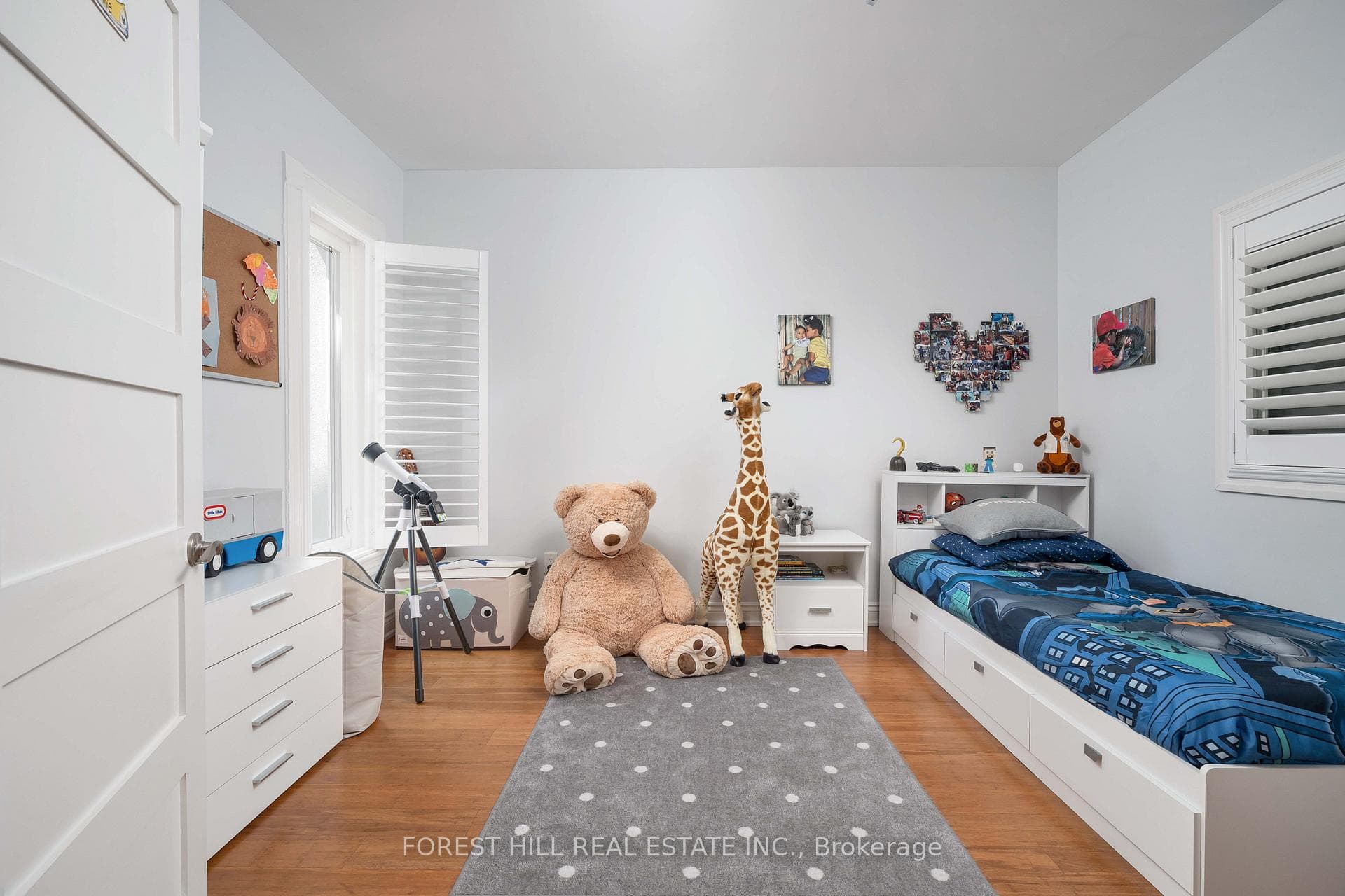 260 Indian Road Crescent photo 22