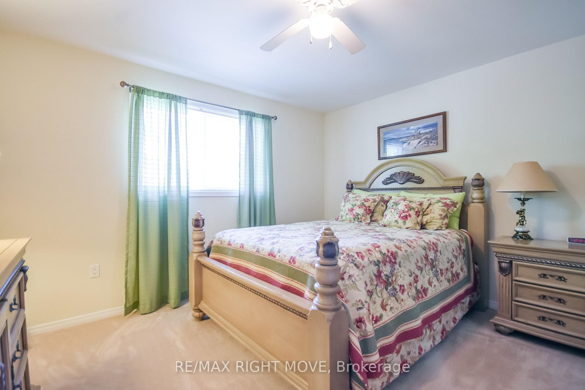 89 Carter Crescent photo 12