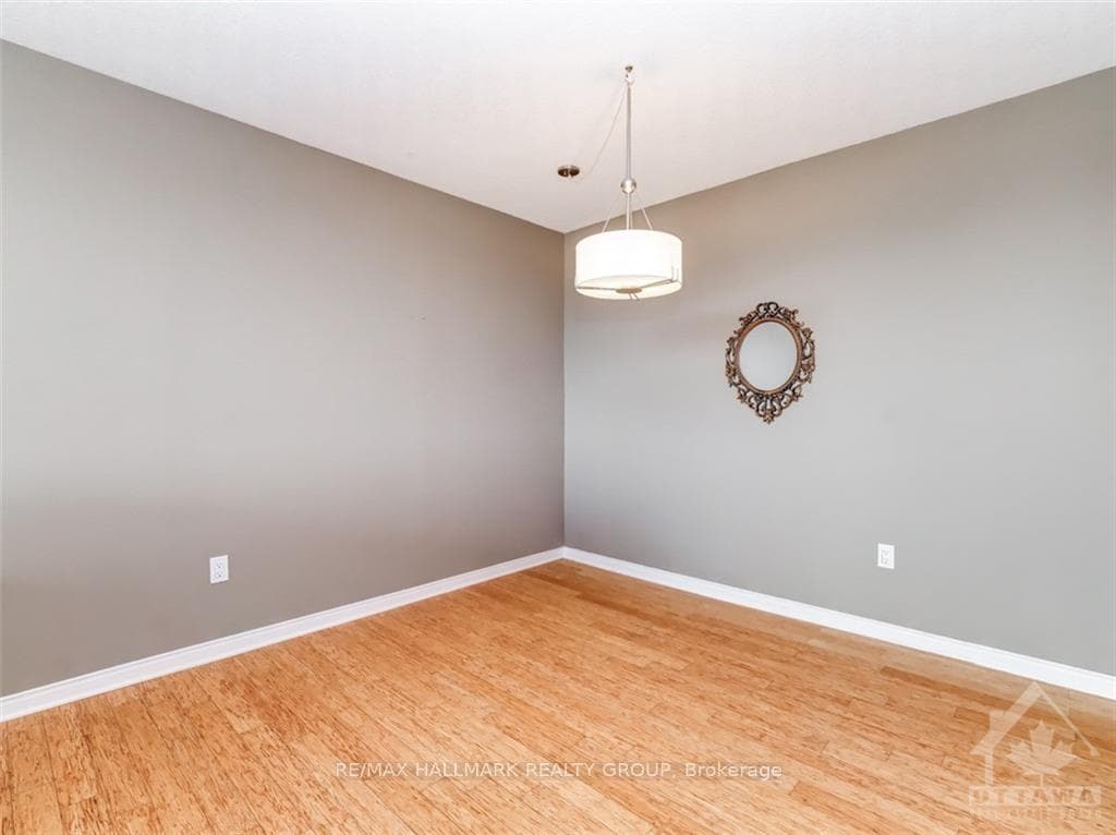 1025 RICHMOND Road Unit 907 photo 11