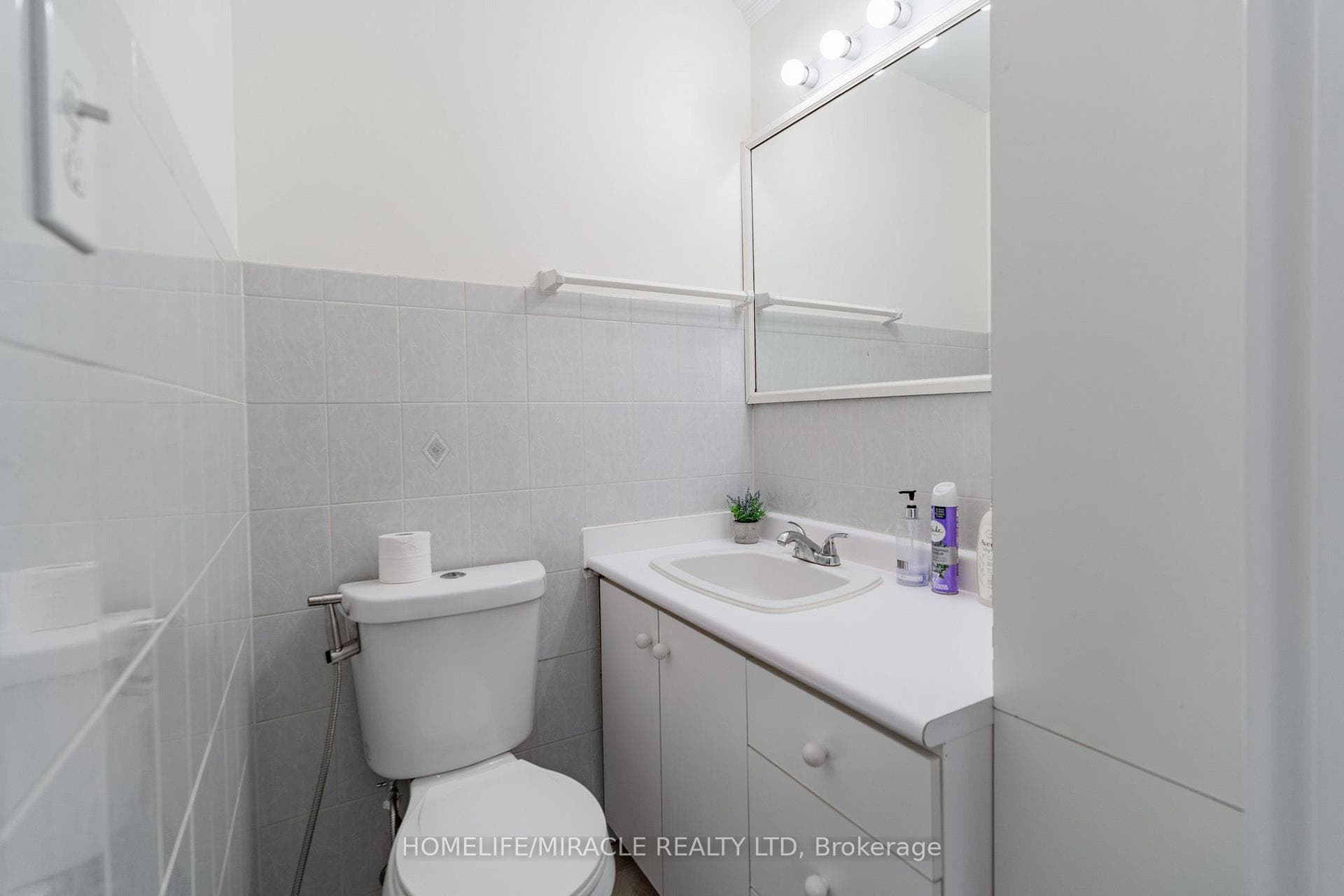 3025 Queen Frederica Drive Unit 807 photo 29