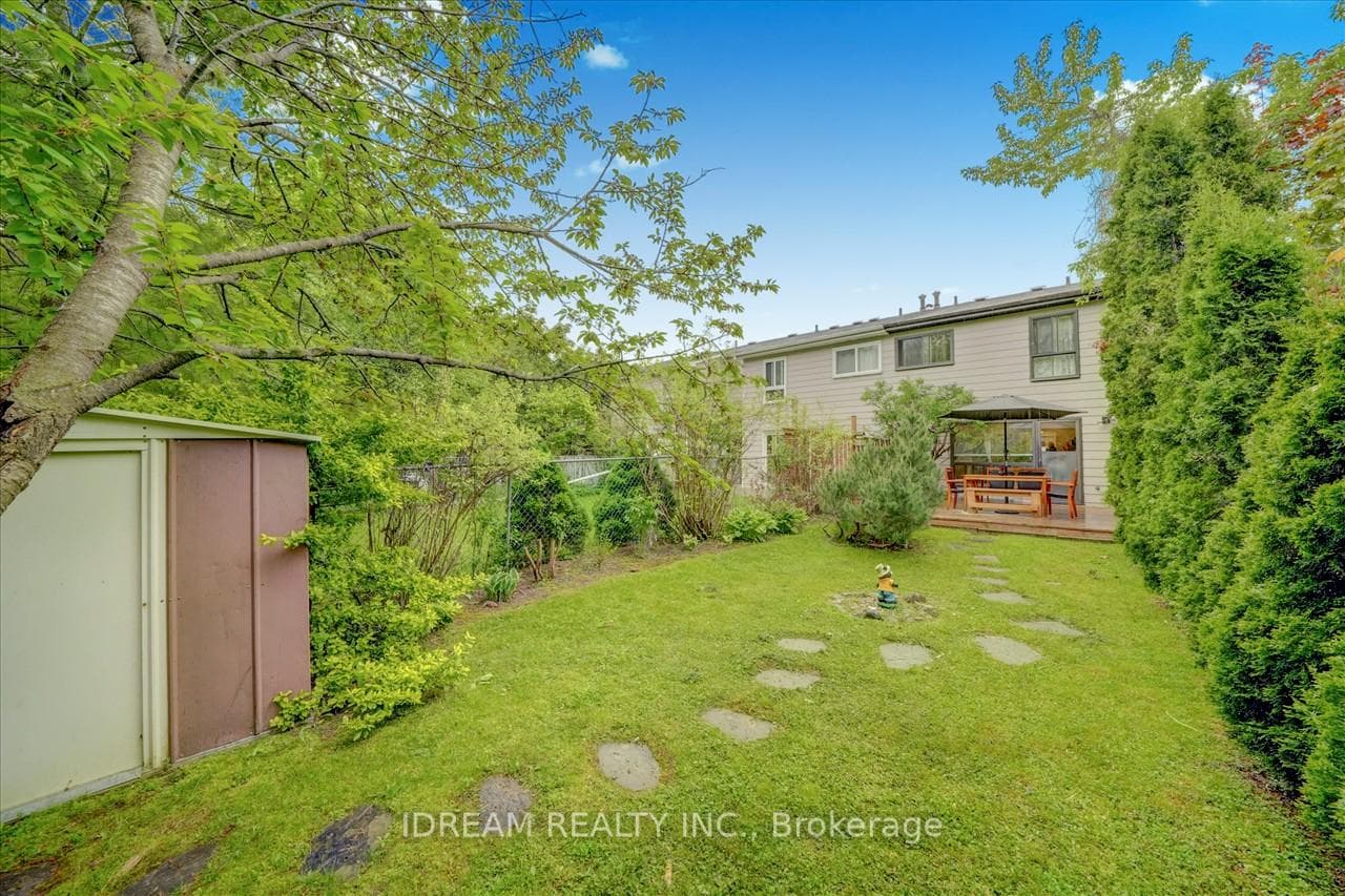 9 Sachems Place photo 32