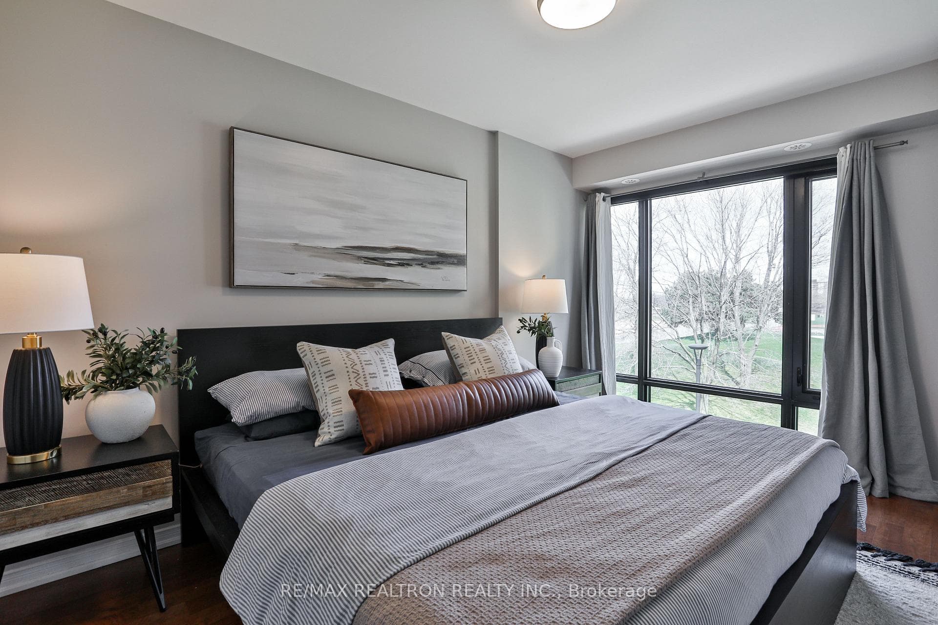 136 Widdicombe Hill Boulevard Unit 103 photo 20