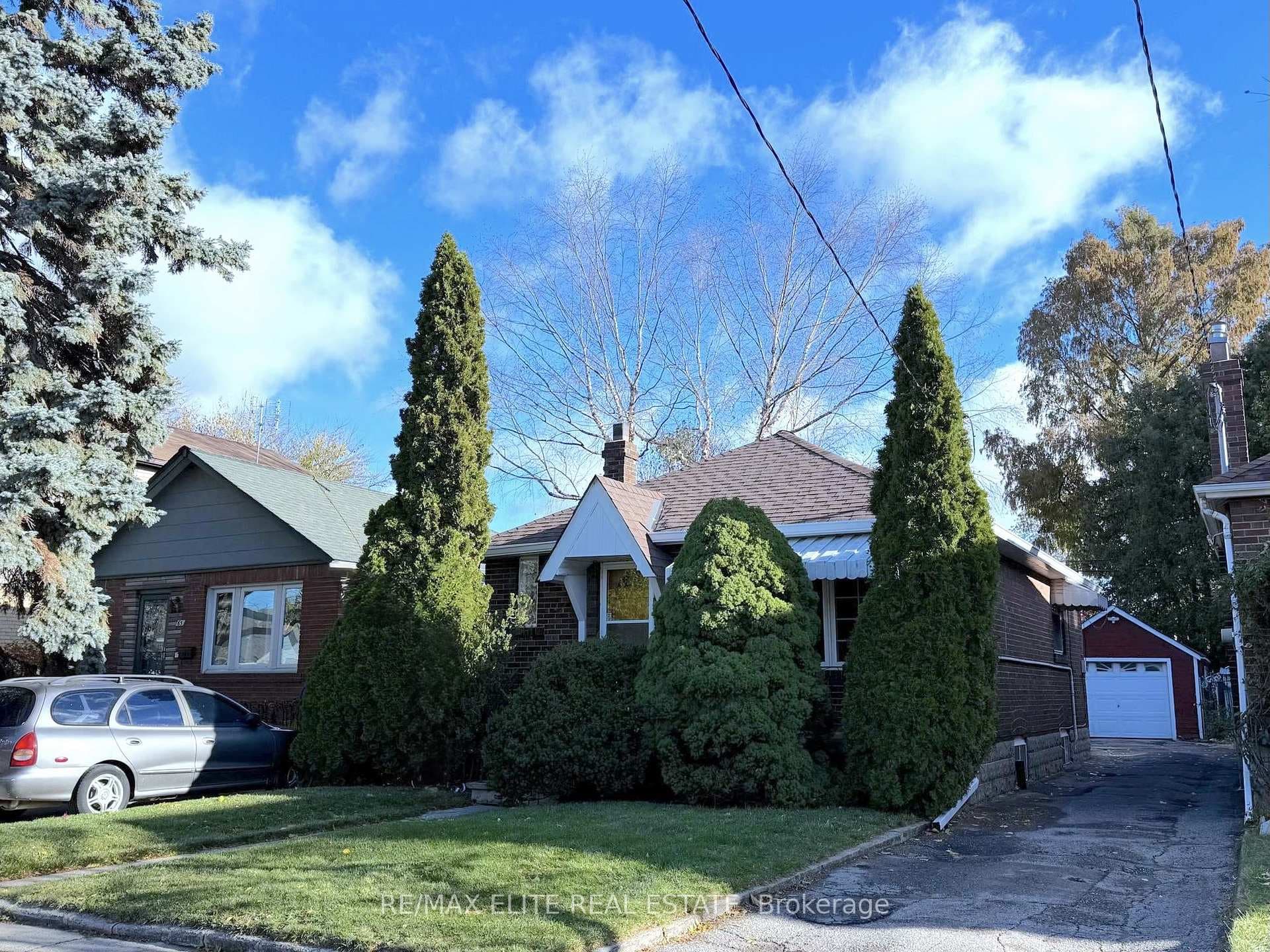 63 St Hubert Avenue photo 3