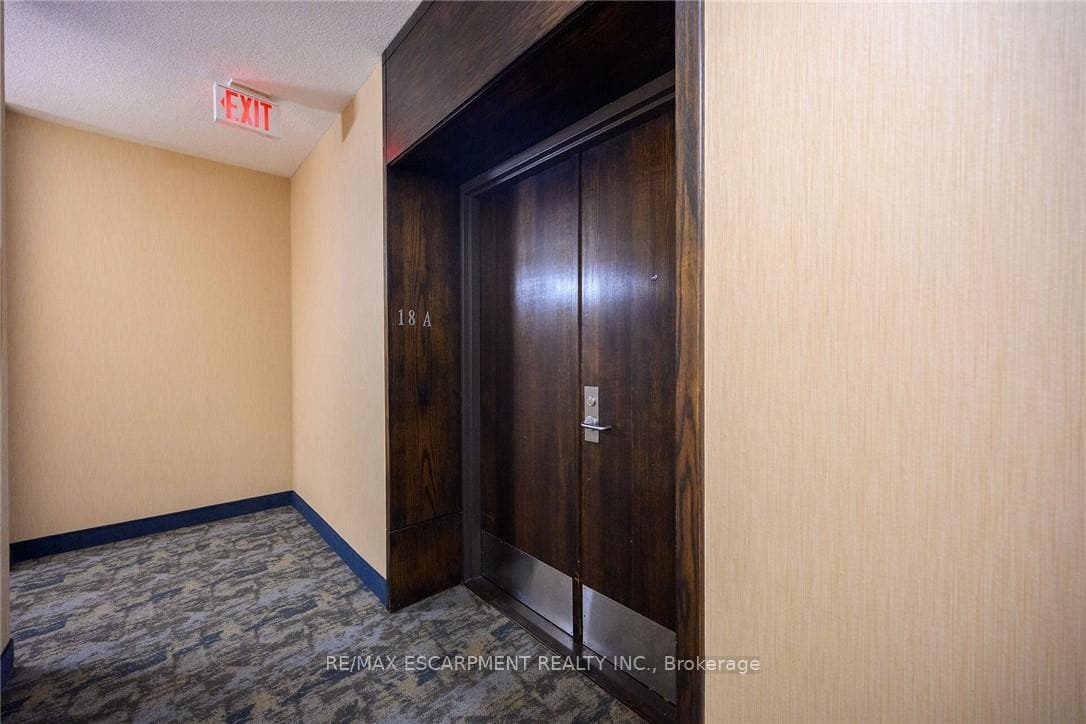 67 Caroline Street Unit 1801 photo 24