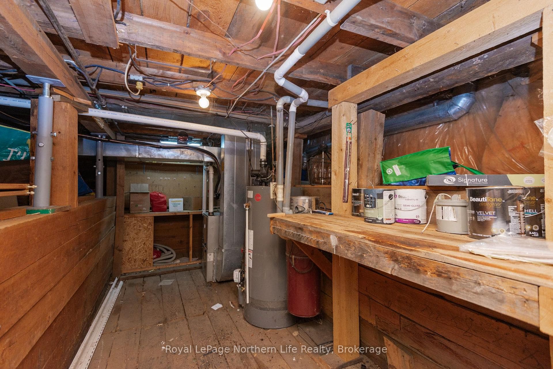 781 Brydges Street photo 37