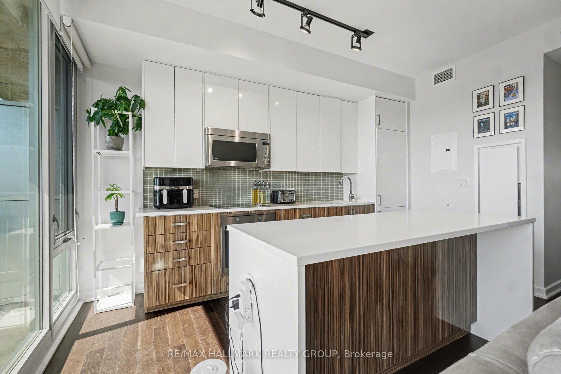300 Lisgar Street Unit 1208 photo 4