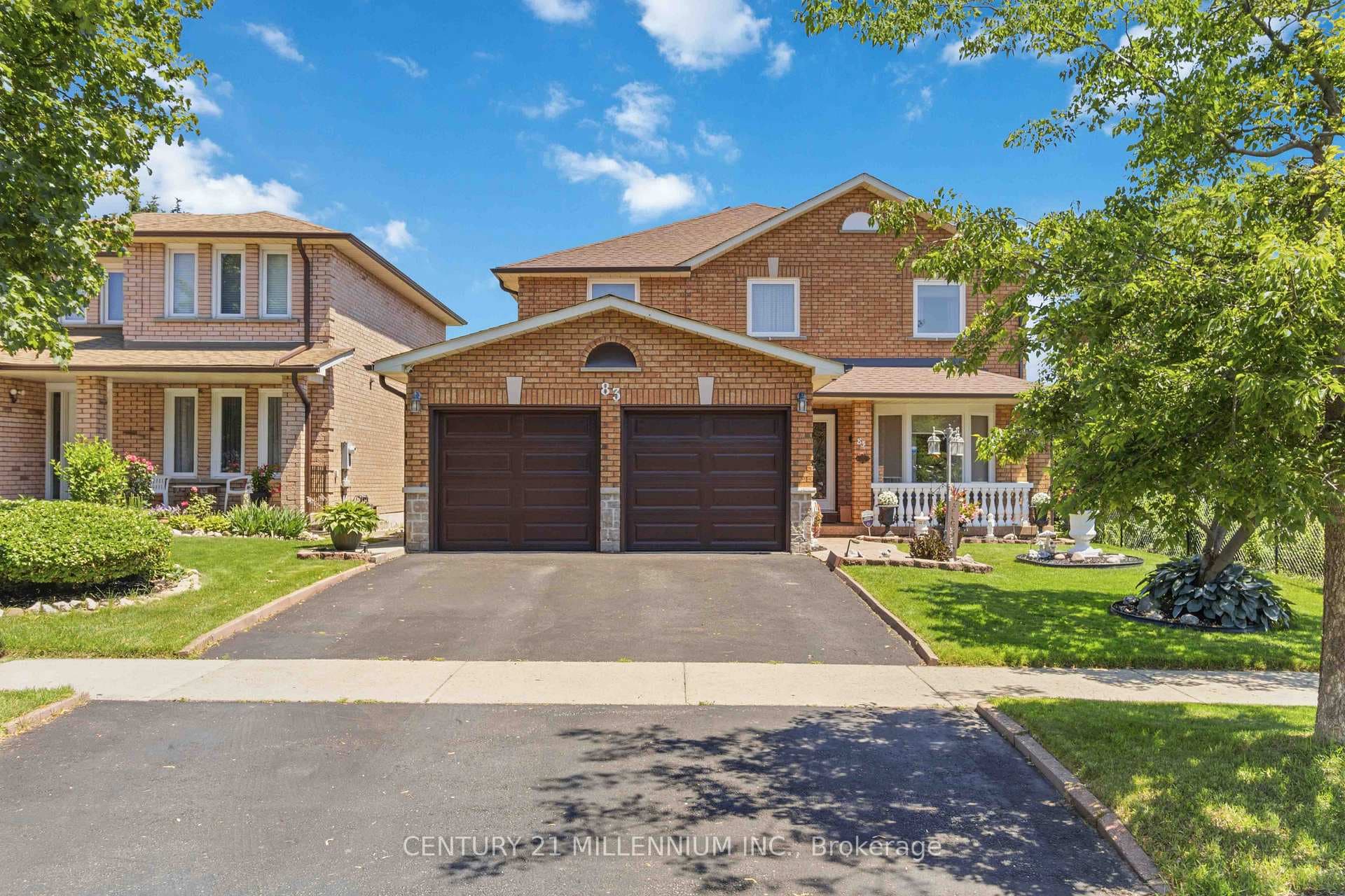83 Sunforest Drive photo 2