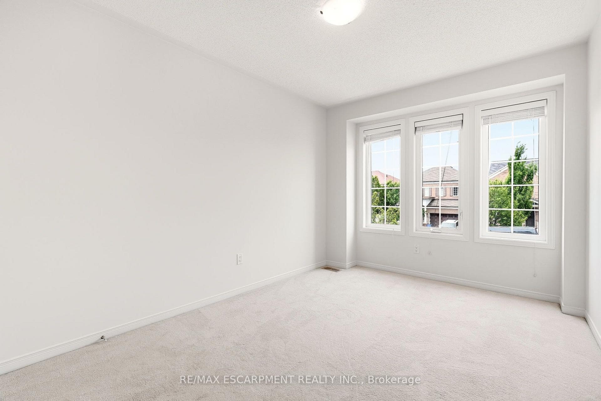 215 Nisbet Boulevard photo 30