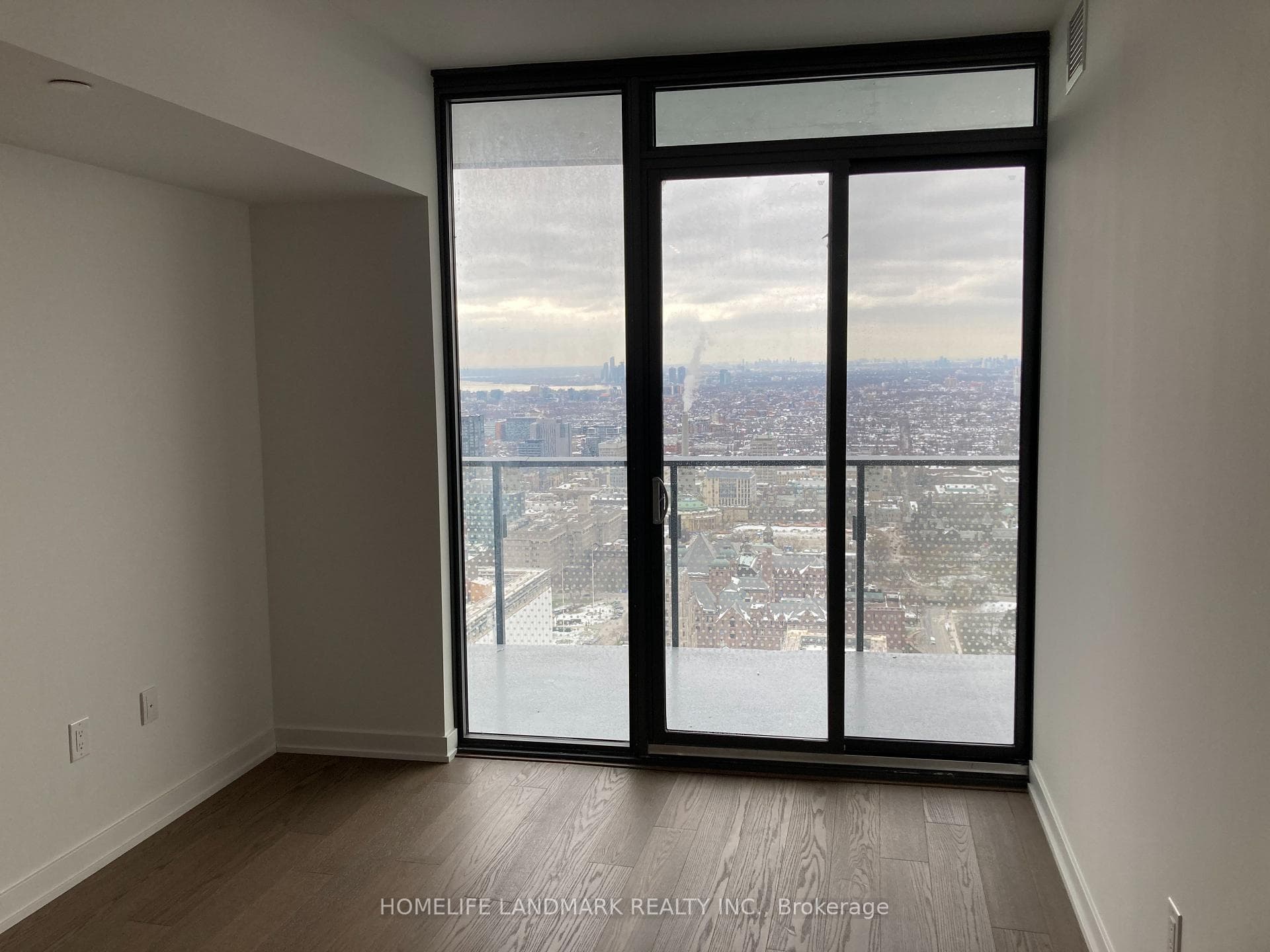 11 Wellesley Street Unit 4807 photo 3