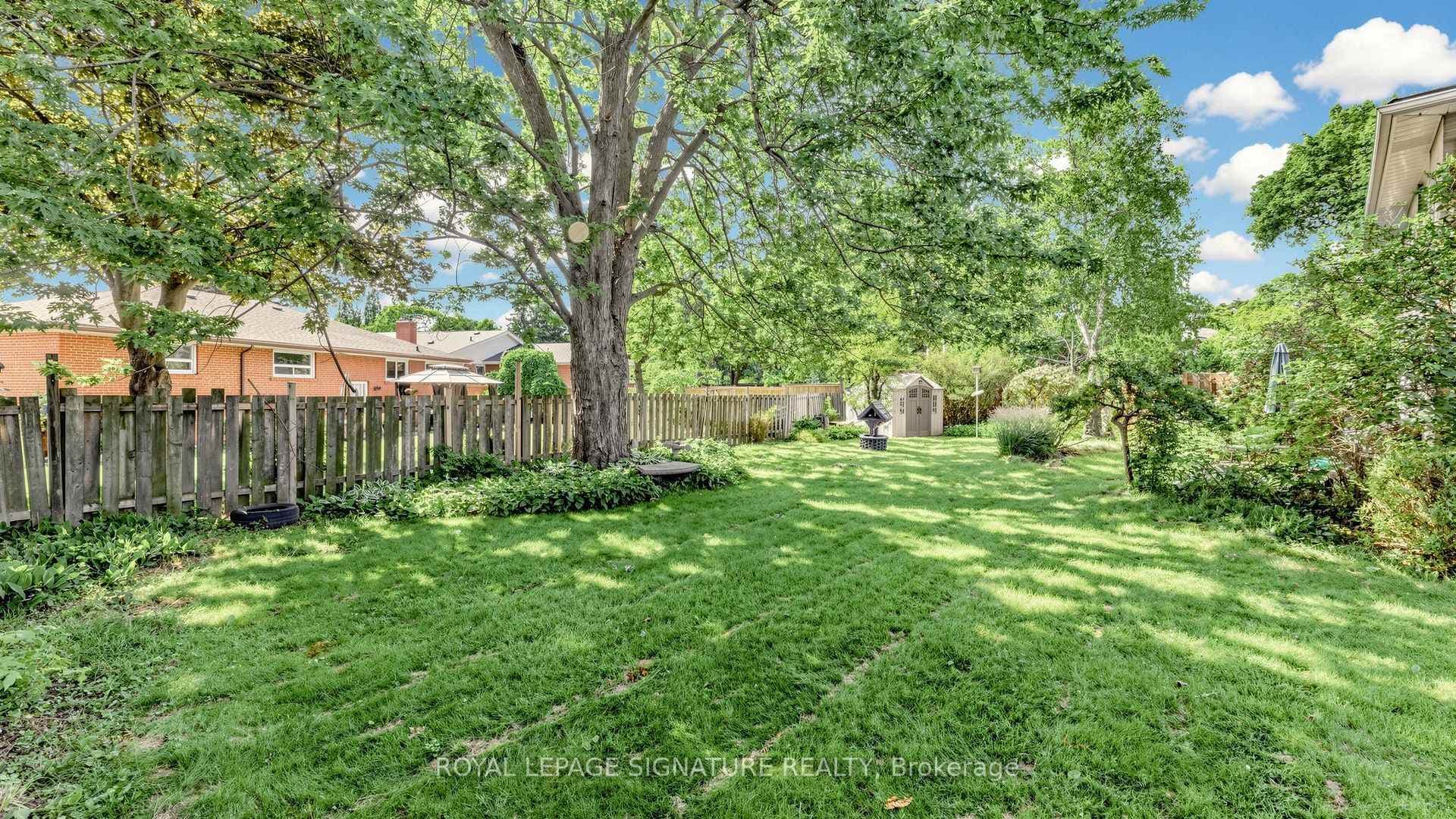 134 Oakmeadow Boulevard photo 18