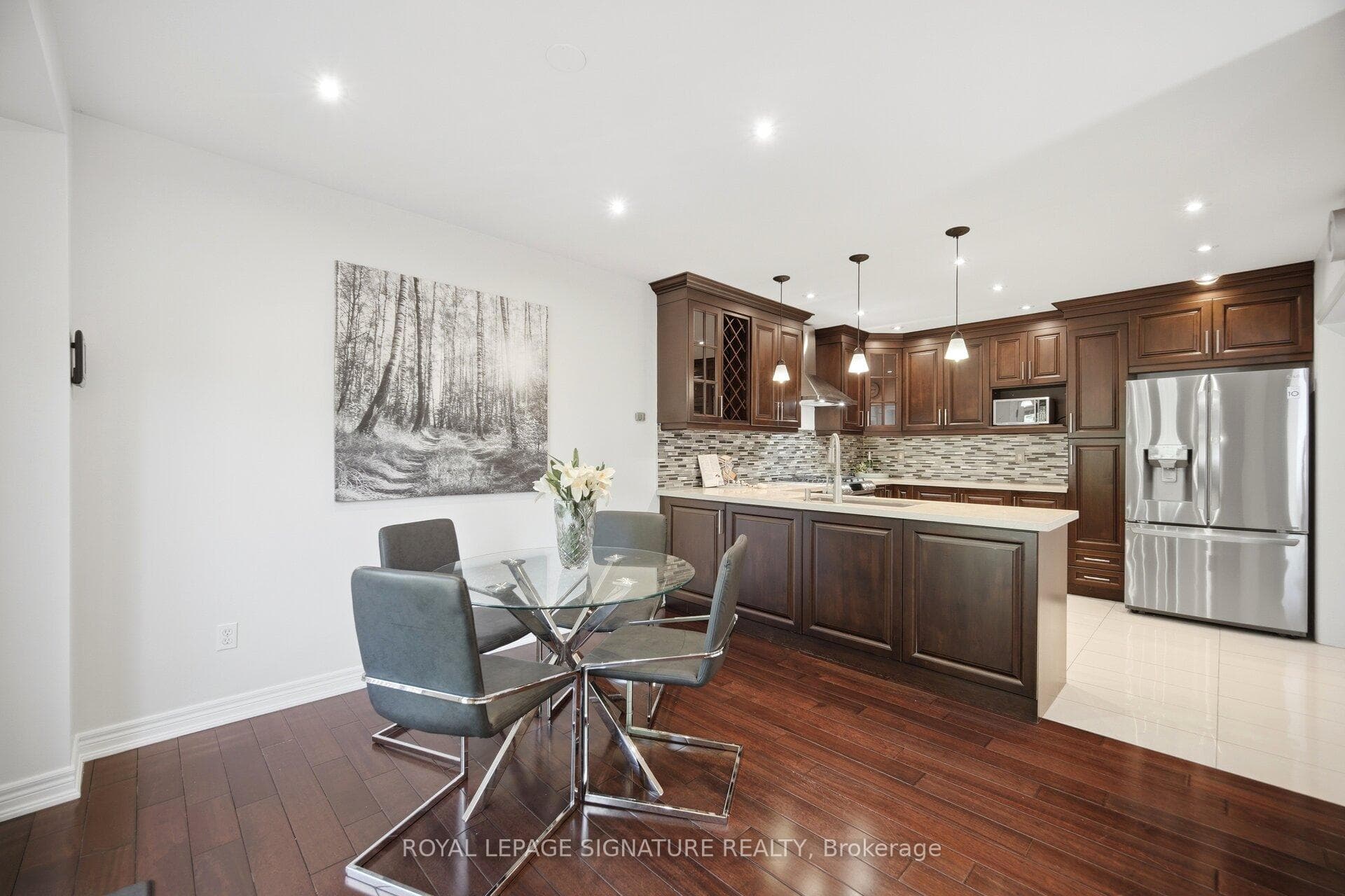 901 Knotty Pine Grove photo 9