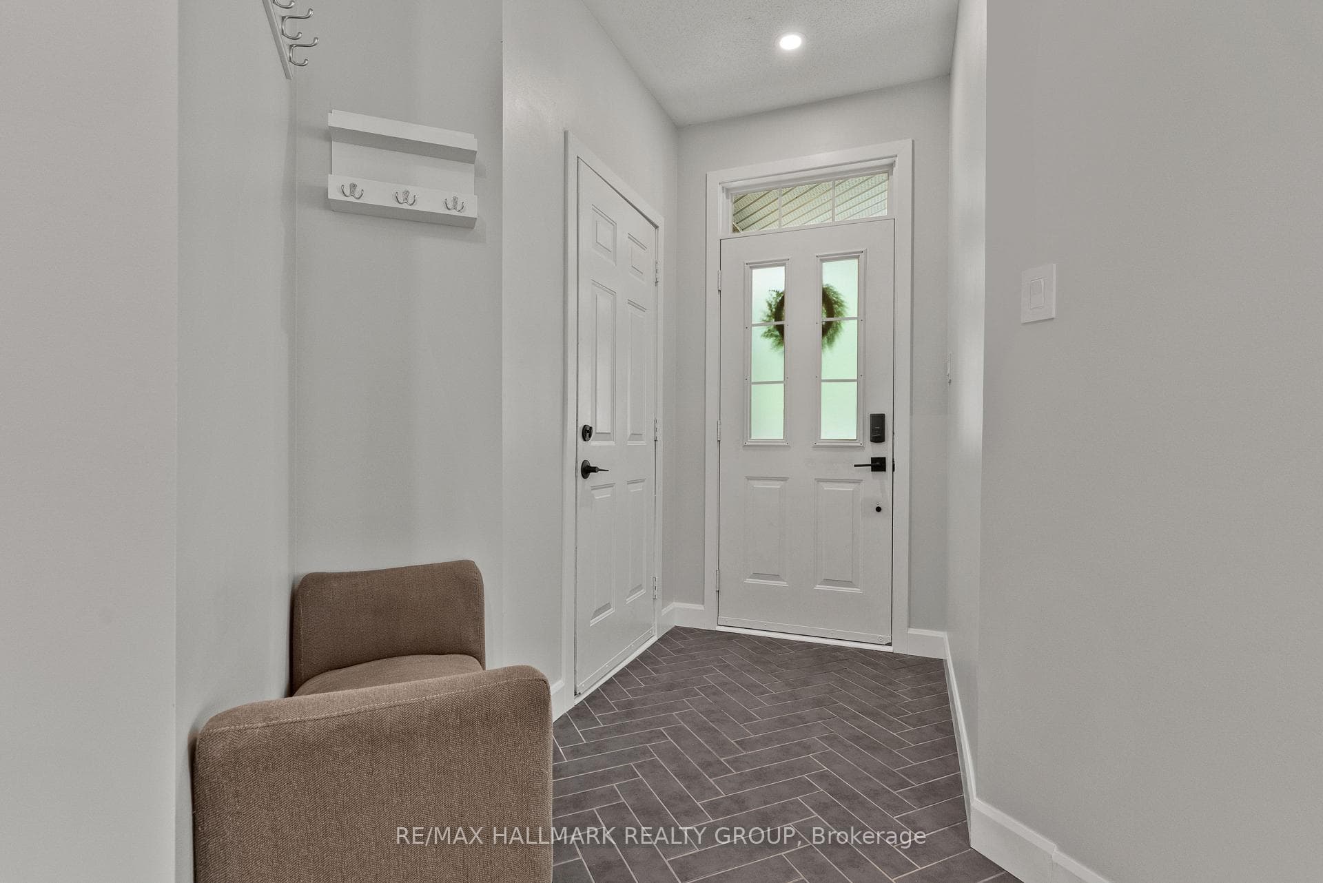 65 Alameda Way photo 3