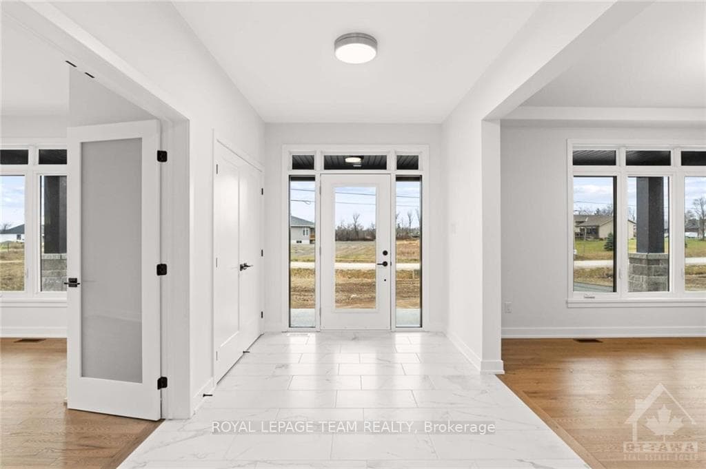 131 CASSIDY Crescent photo 2