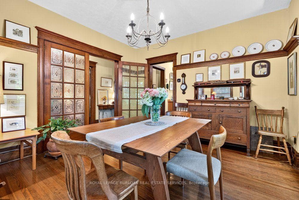 526 Burlington Avenue photo 12