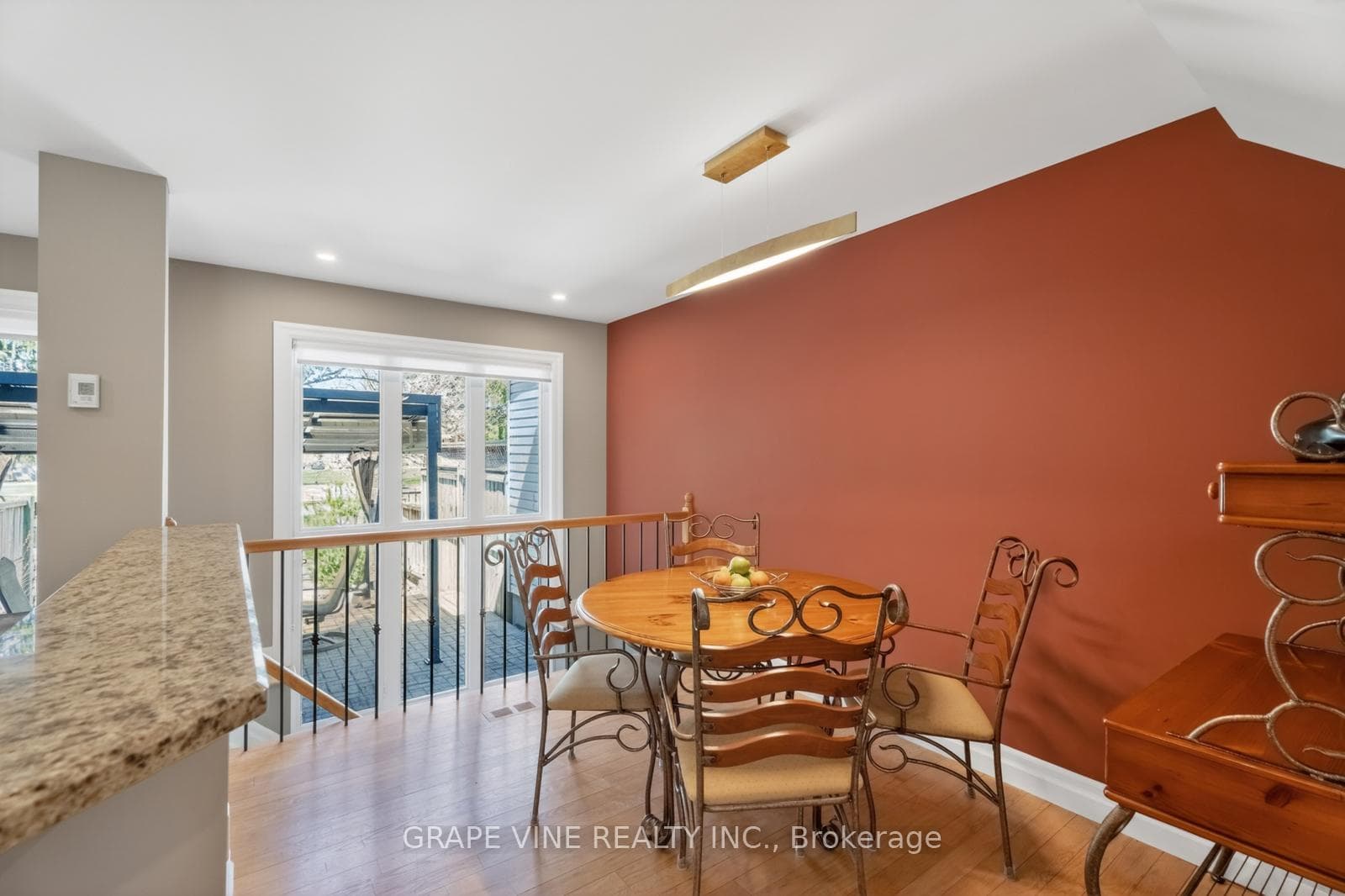 142 College Circle photo 17