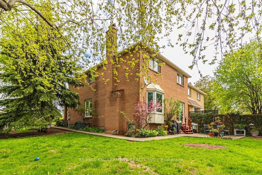 340 Erin Street photo 10