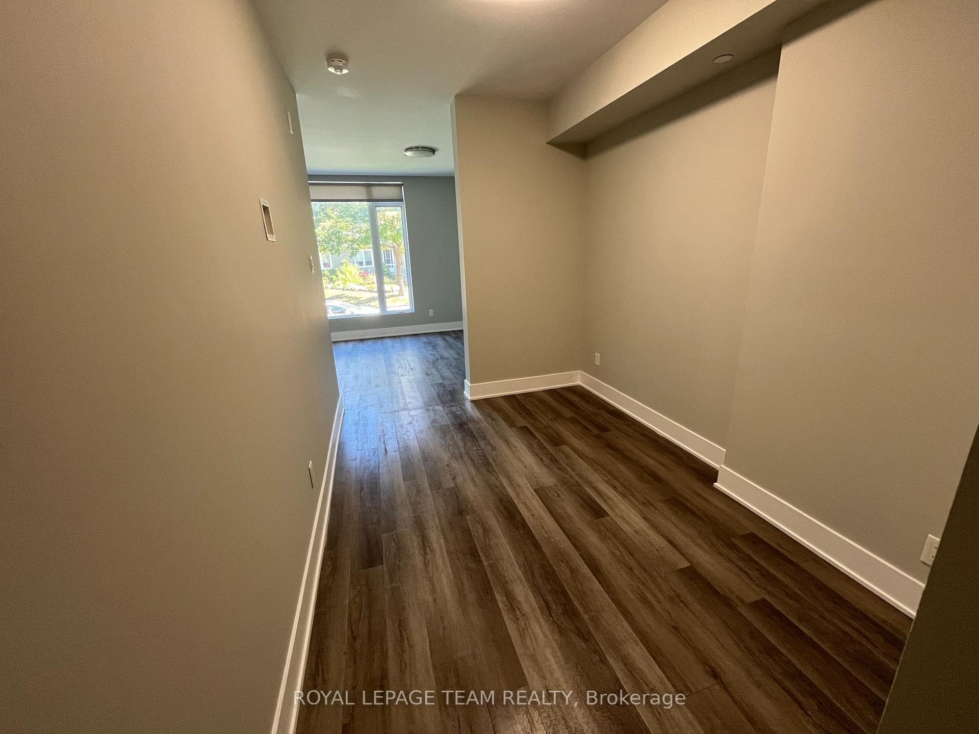 1295 SUMMERVILLE Avenue Unit 102 photo 6