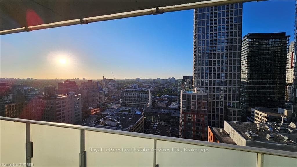 11 CHARLOTTE Street Unit 2106 photo 14