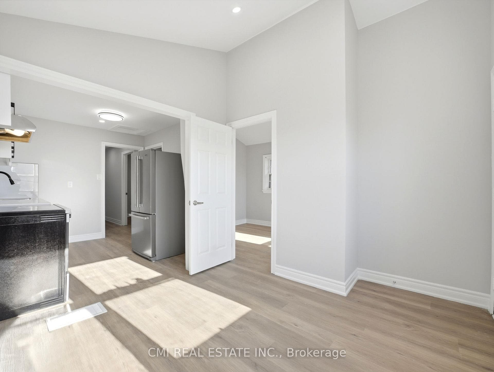 86 Adair Avenue photo 6