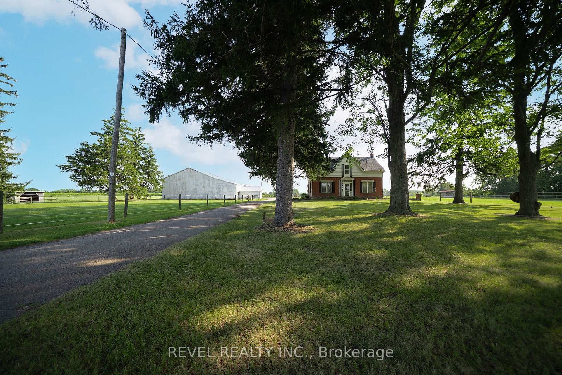 413 Ellis Avenue photo 2