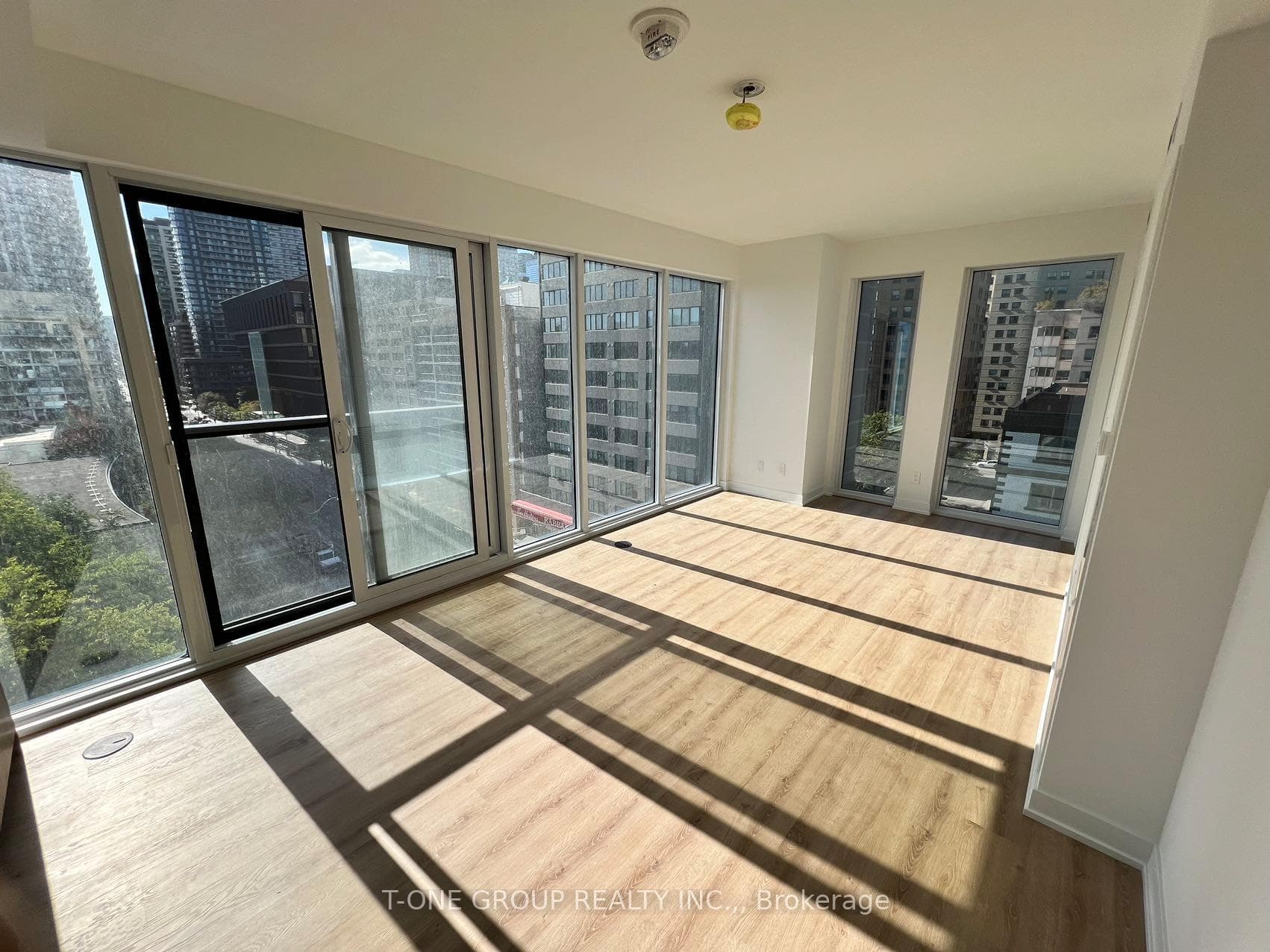 319 Jarvis Street Unit 602 photo 5