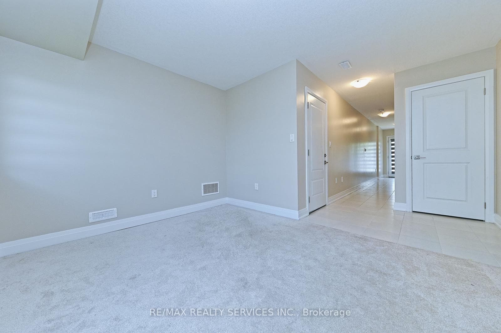 52 Humberstone Drive photo 6