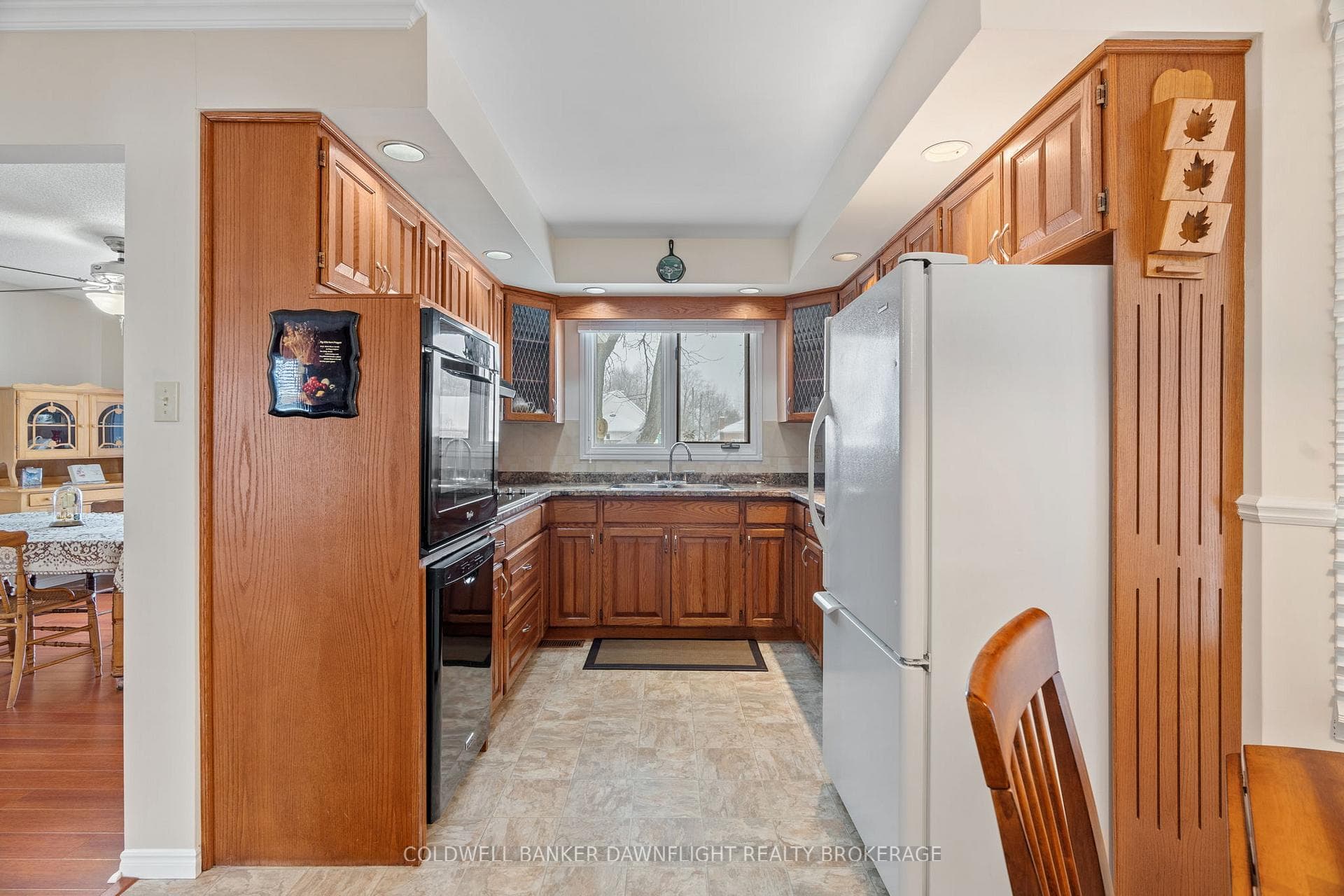 519 Edward Street photo 17
