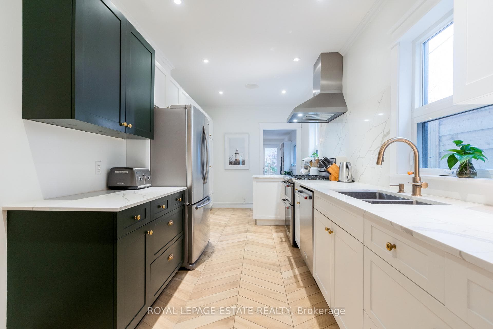82 Dagmar Avenue photo 11