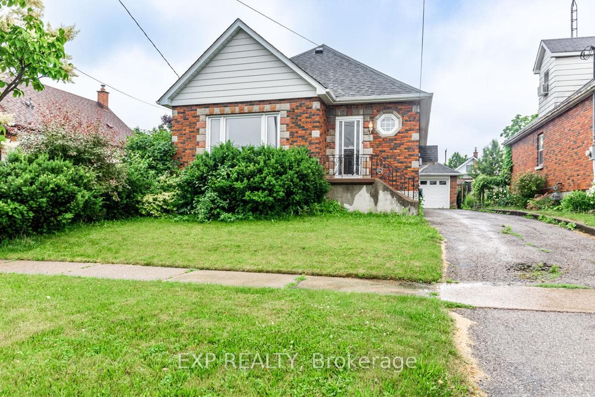 295 Monash Avenue photo 1