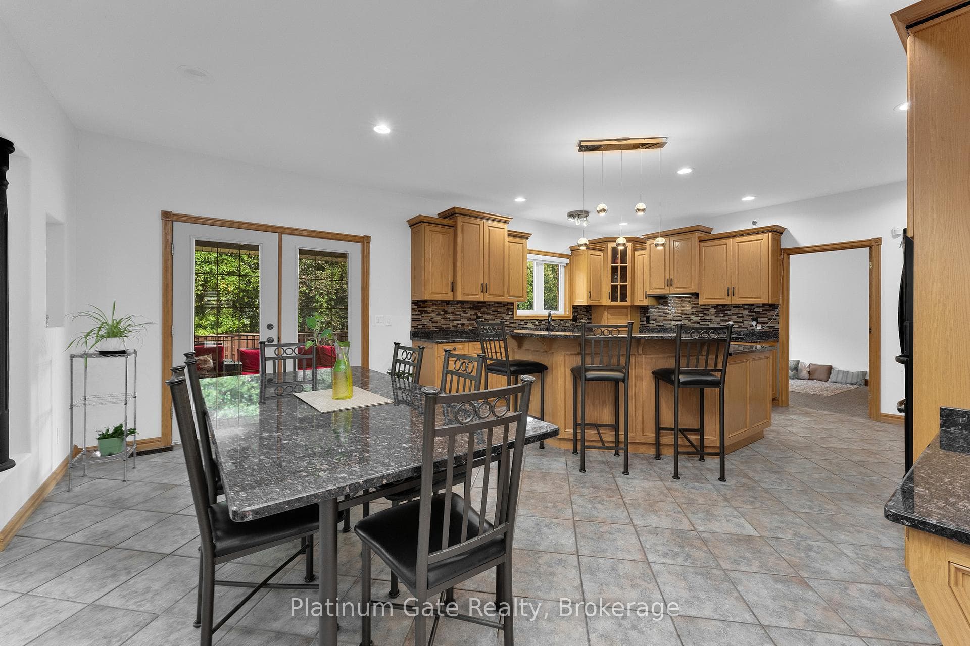 150 Seymour Crescent photo 22