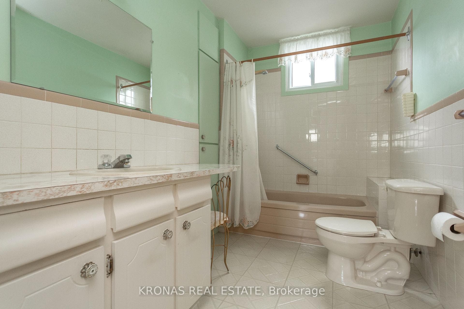 475 Upper Wentworth Street photo 13