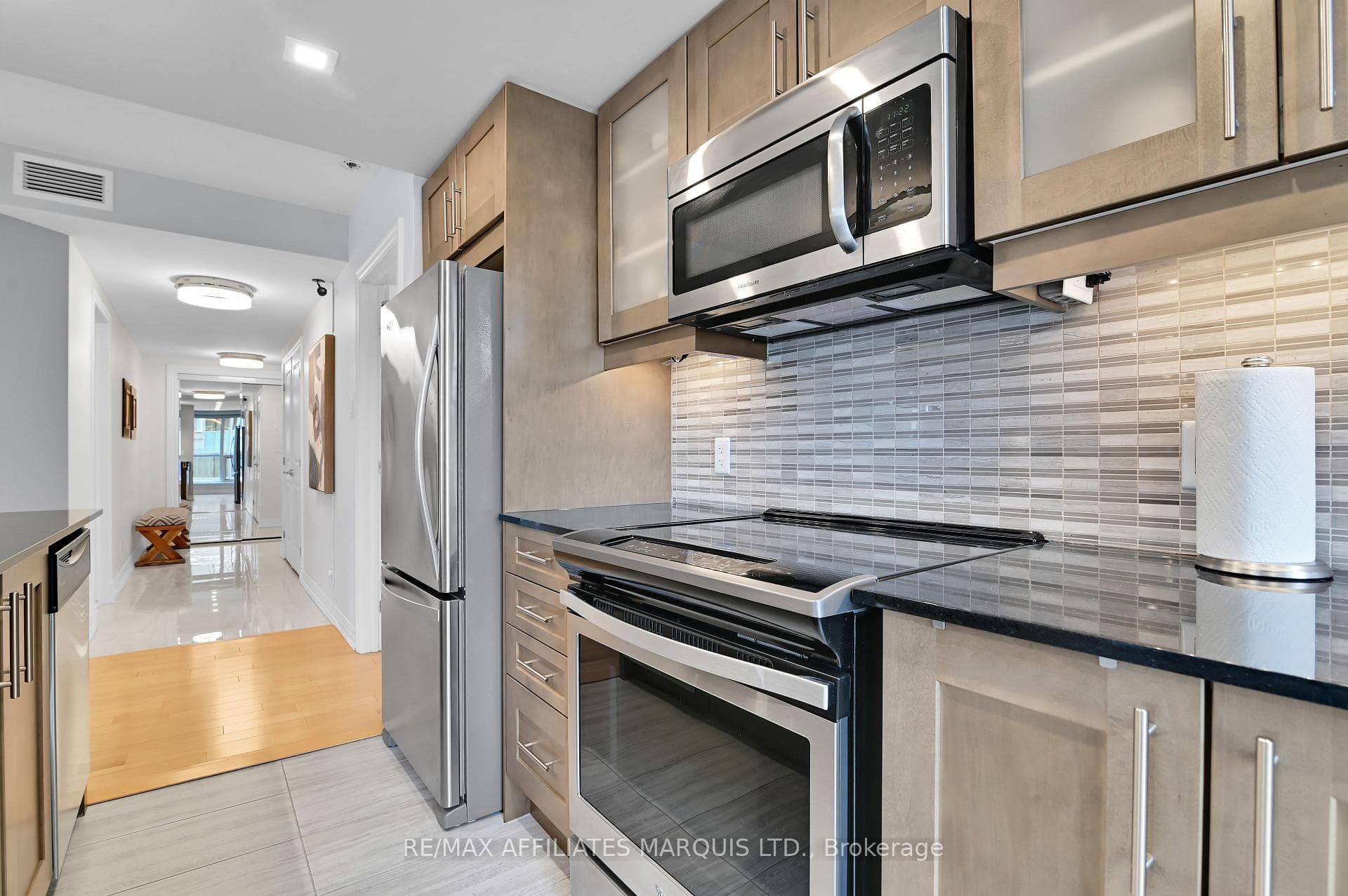 242 Rideau Street Unit 301 photo 21