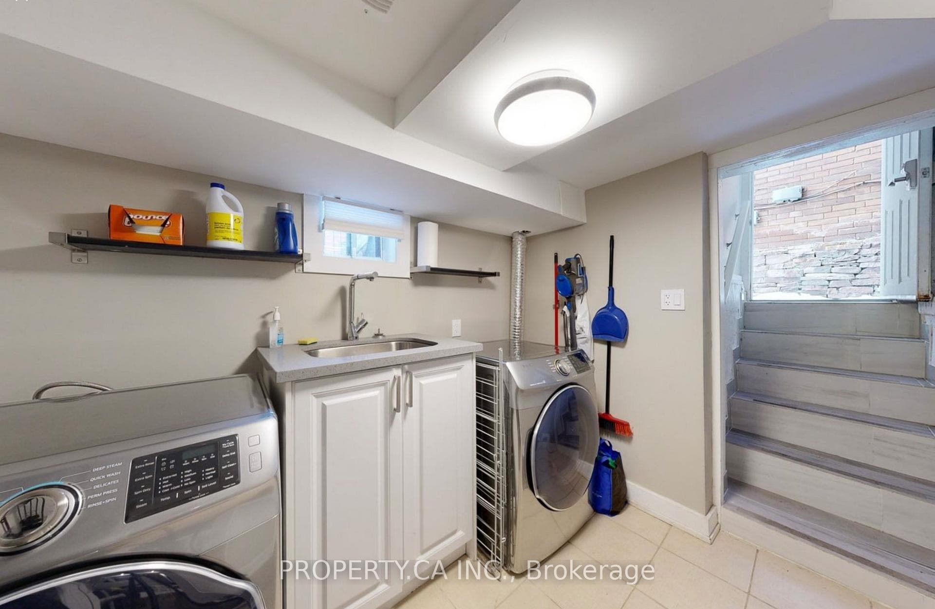 635 Christie Street Unit Lower photo 7
