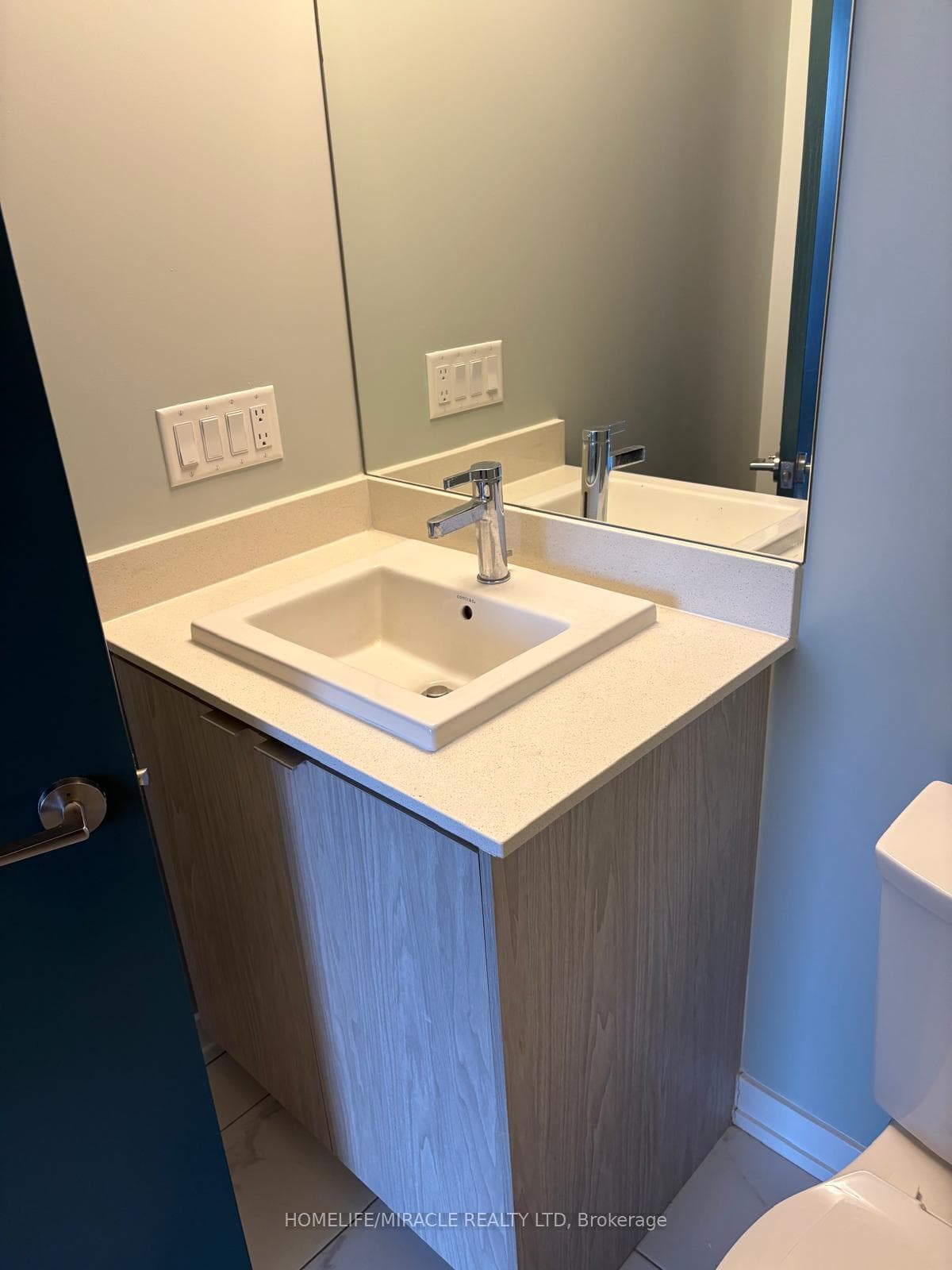 55 Duke Street Unit 2401 photo 10