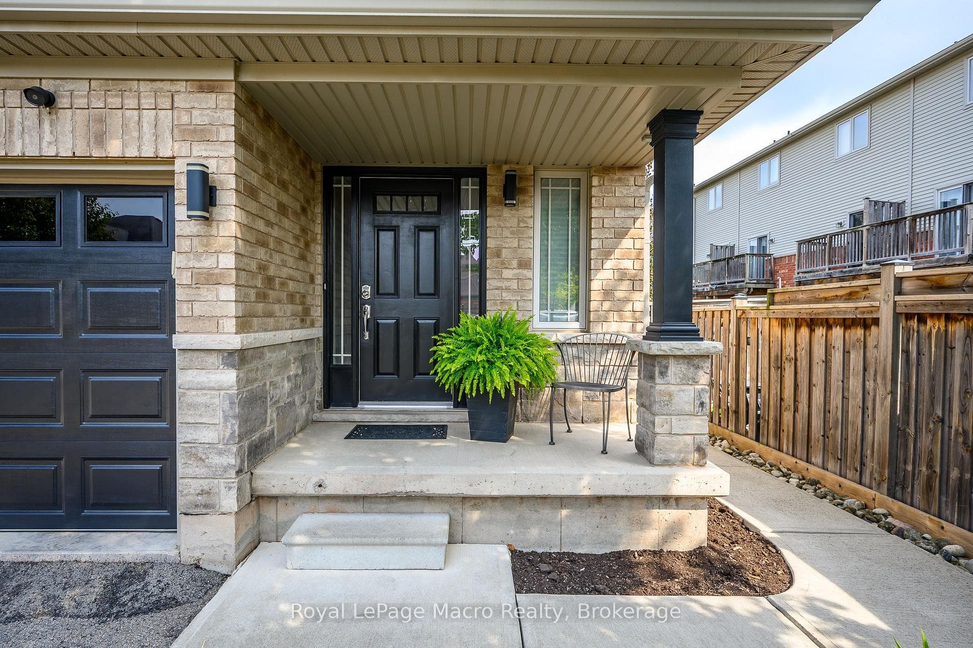 69 Escarpment Drive photo 5