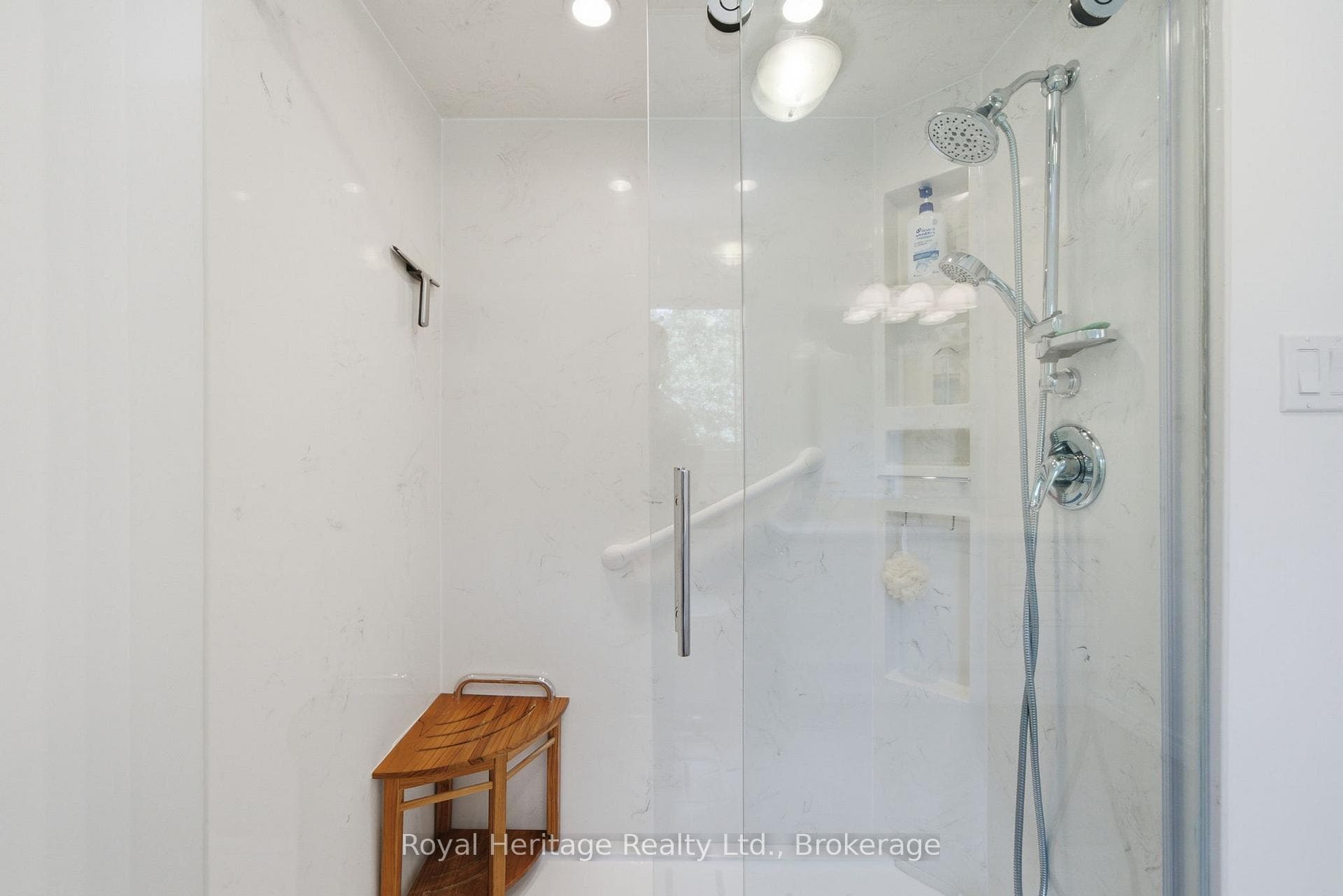 Extra wide shower with glass doors