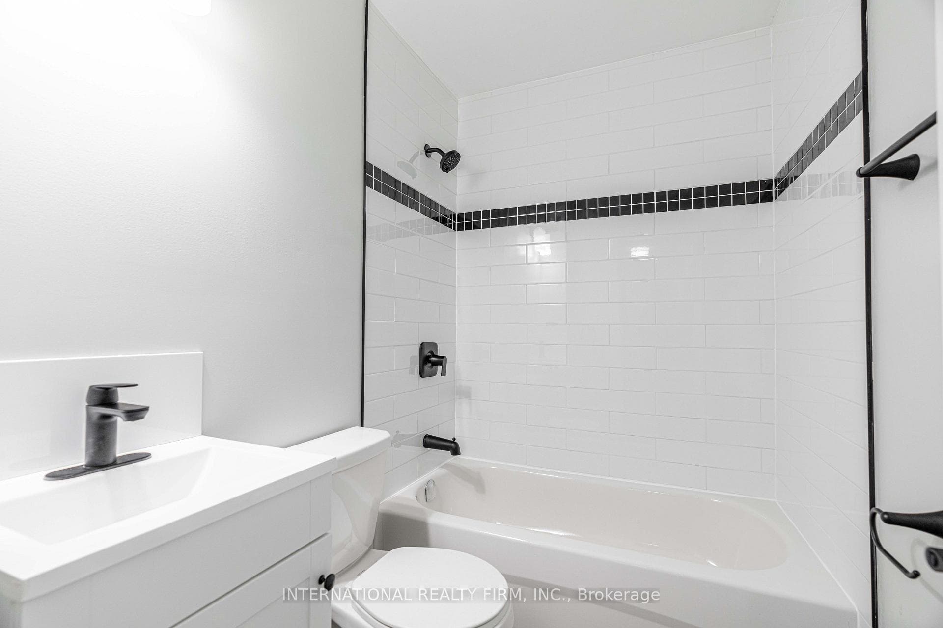 1284 Gramercy Park Place photo 18