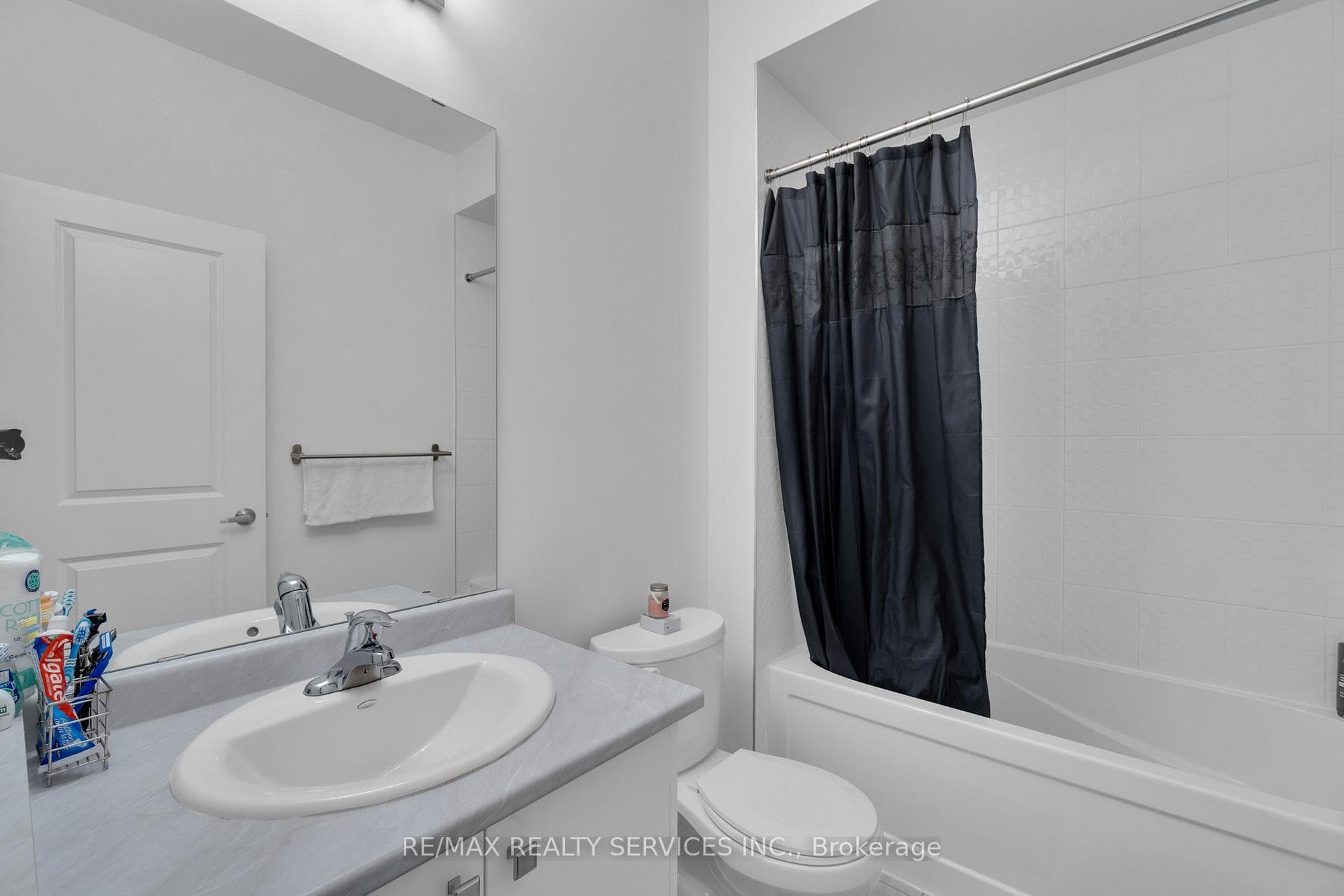 59 Hawtrey Road photo 25
