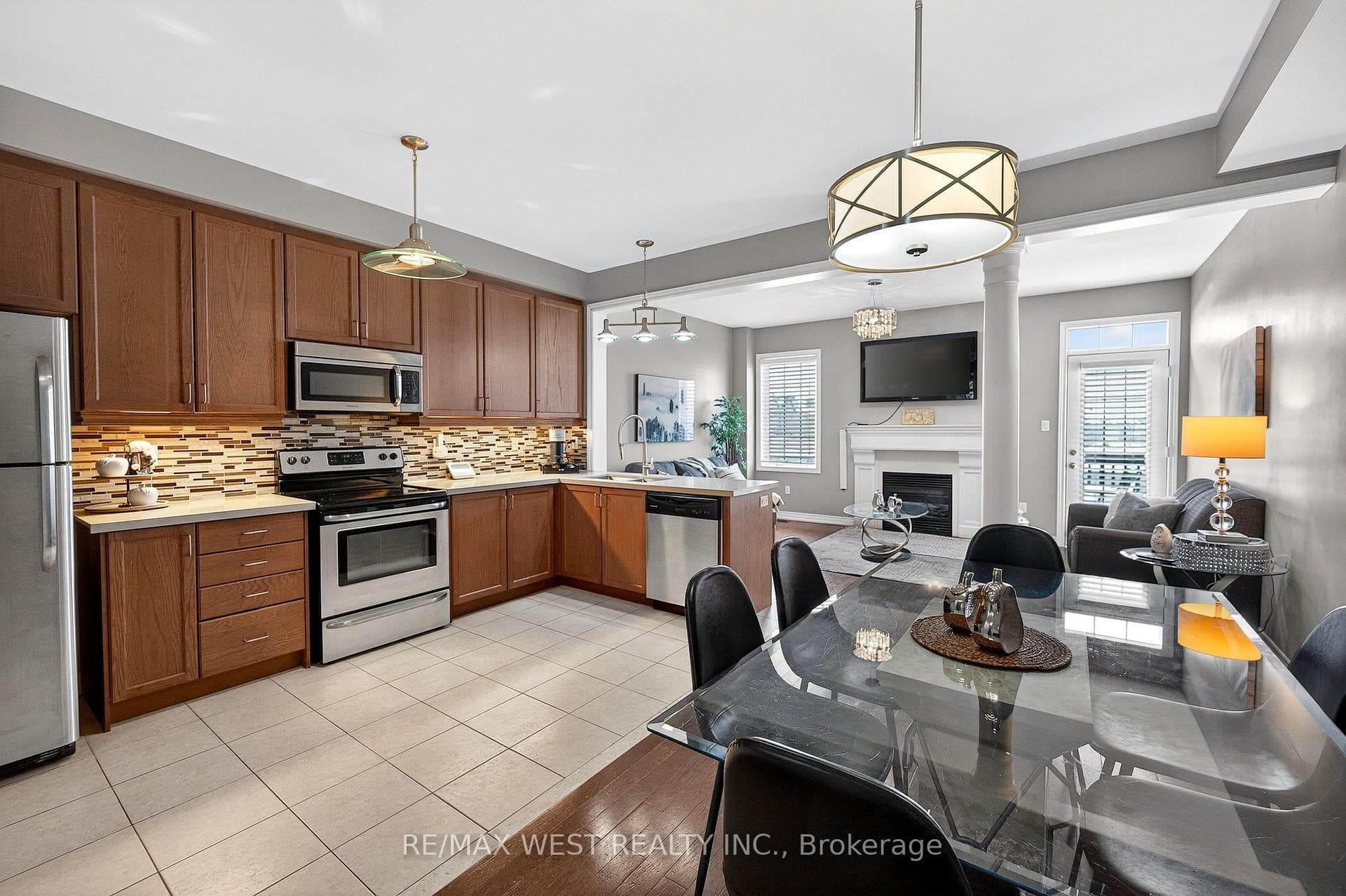 99 Alexie Way photo 8
