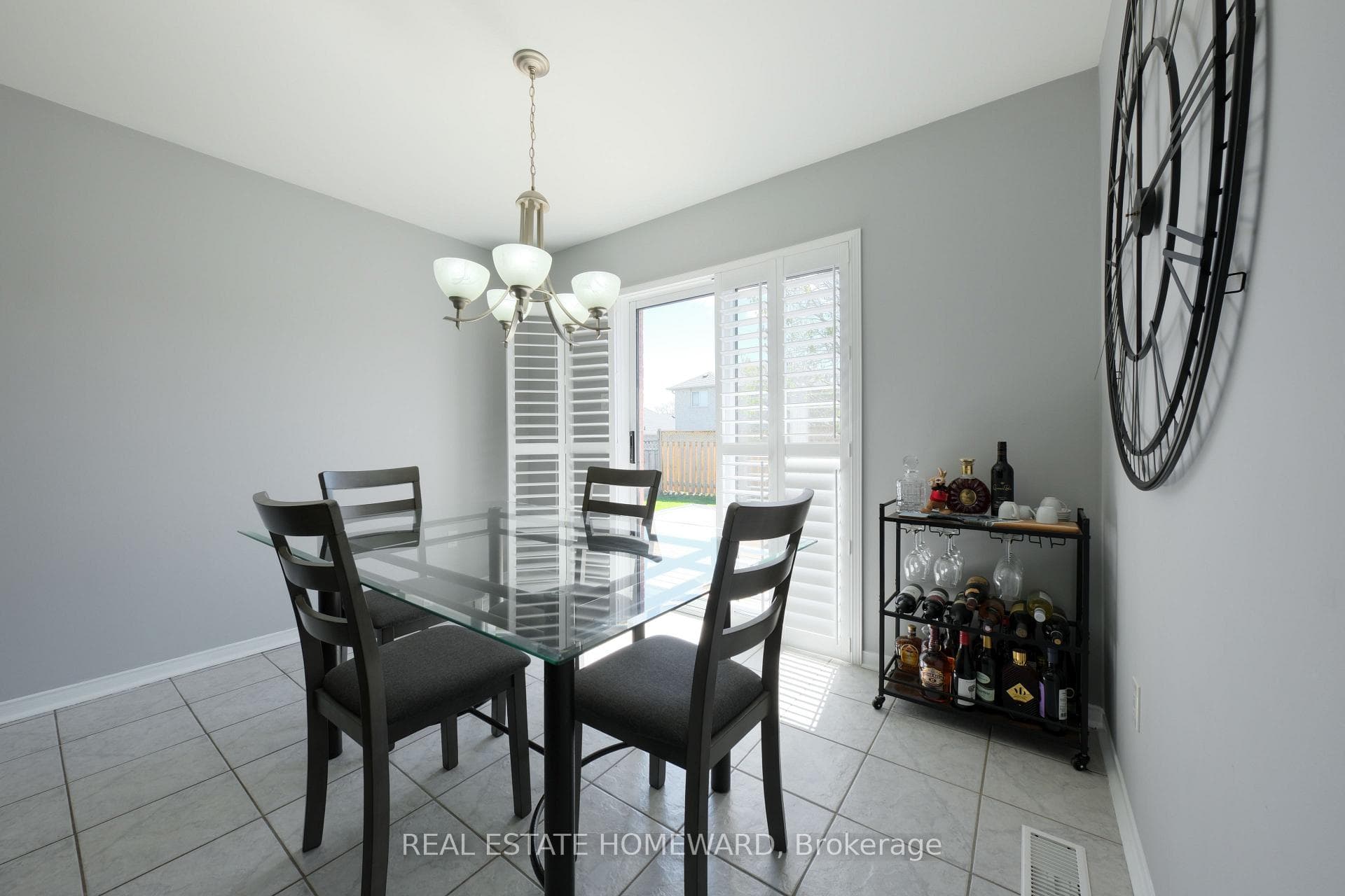 1283 Vincent Crescent photo 16