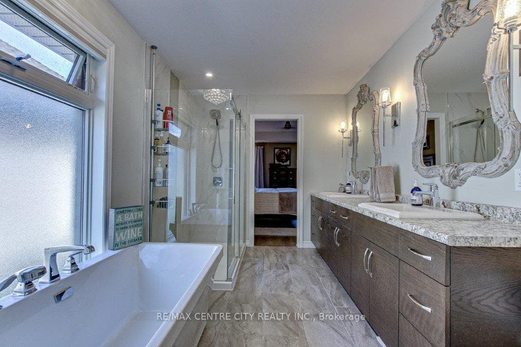 402 Larry Street photo 17